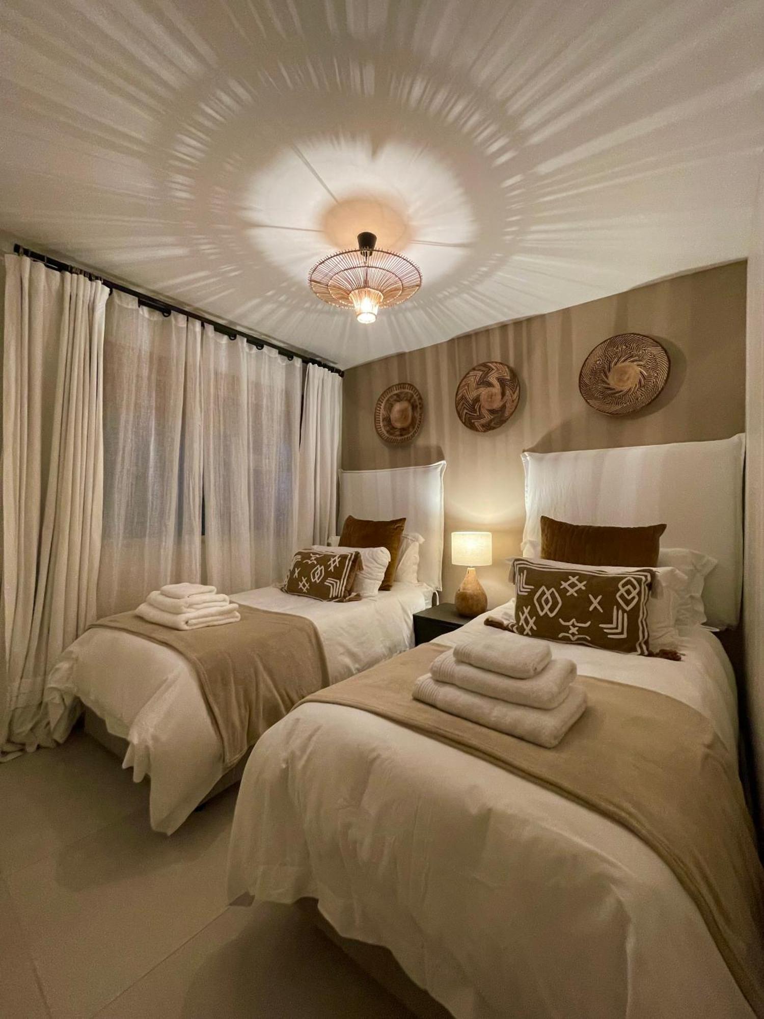 Ferienwohnung Abode Africa Bloubergstrand Exterior foto